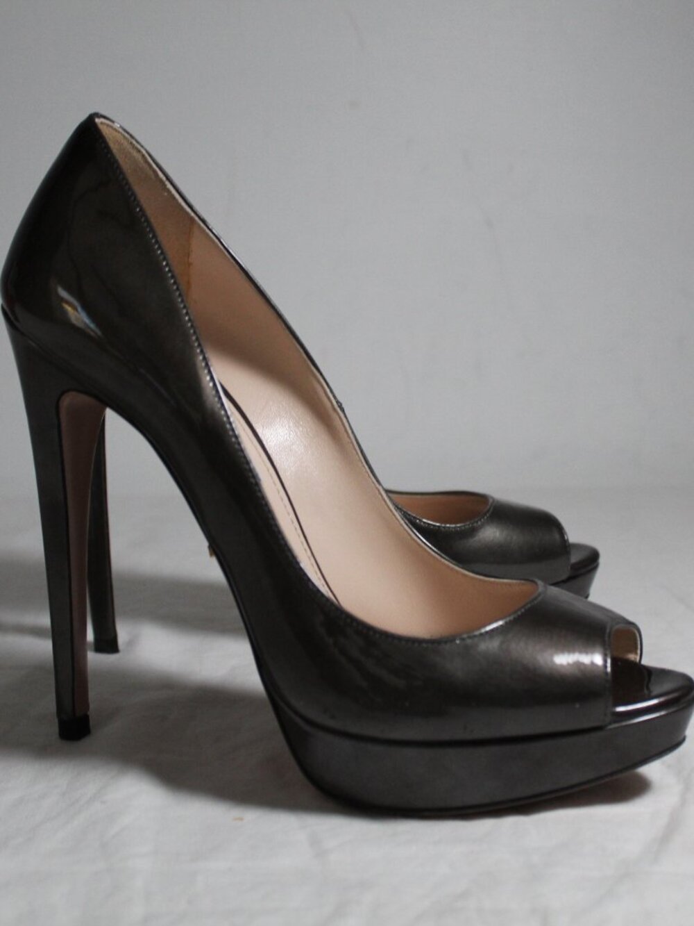 Prada Gun Metal Grayish Green Peep Toe Patent Leather Heels Pumps Platform 38.5